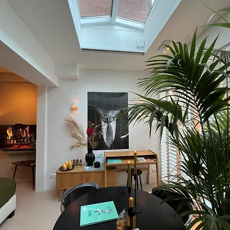 B&B Urban Oasis With Free Parking-3